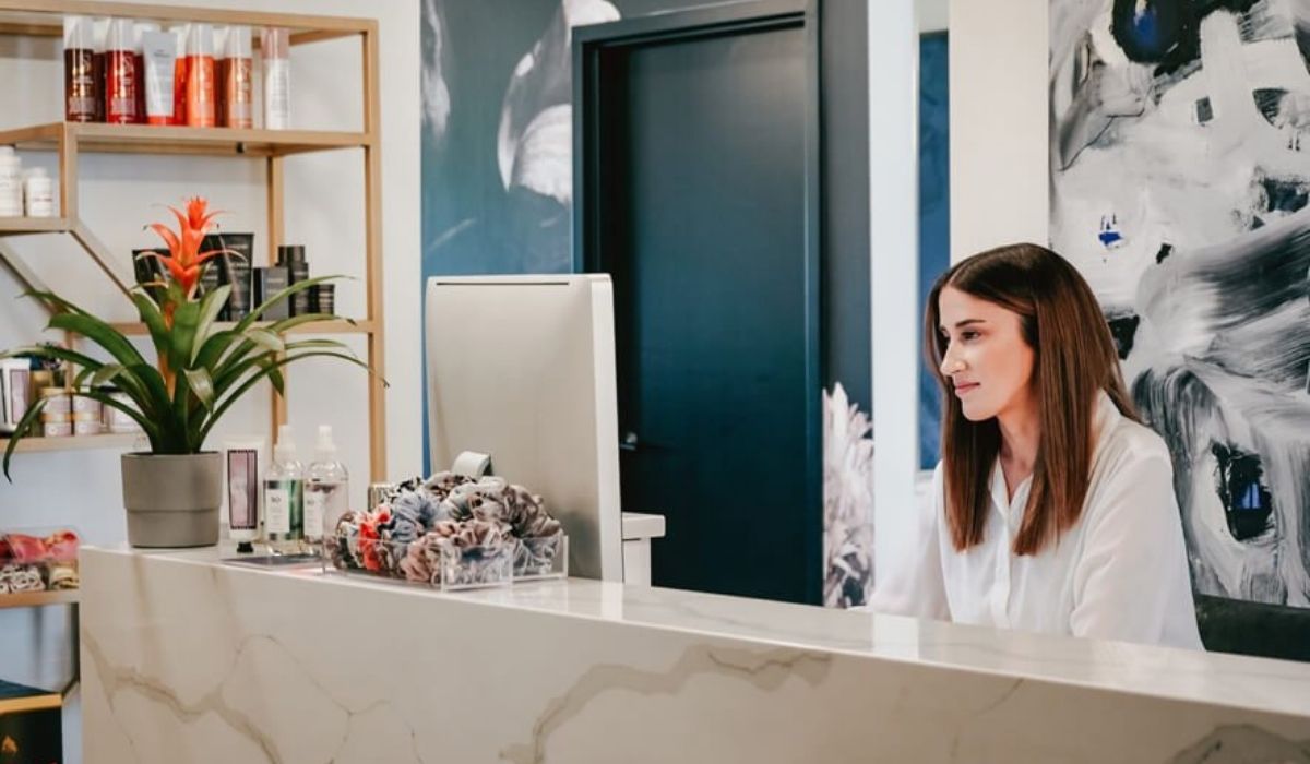 Need A Salon Receptionist? This Recruitment Agency in Qatar Can Connect You with Potential Candidate